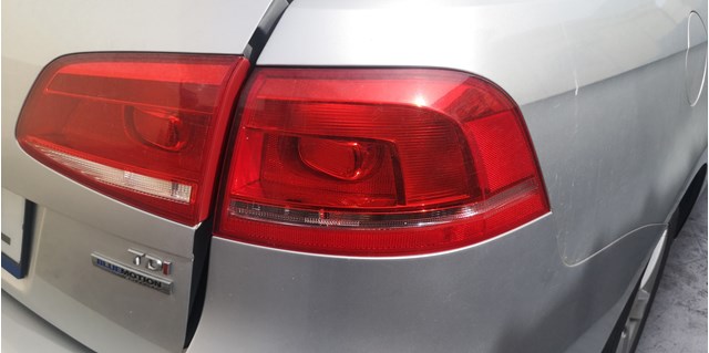 Luz traseira direita para Volkswagen Passat 1.6 TDI CAYC 3AF945096E