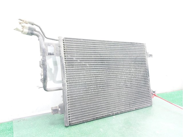 Condensador de ar condicionado / radiador para Volkswagen Passat 2.0 High 3B0260401