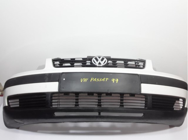 Para-choque dianteiro para Volkswagen Passat 1.9 TDI ATJ 3B0807217