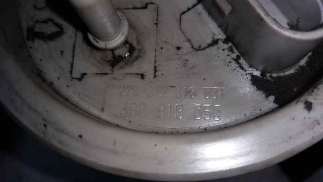 Sensor do nível de combustível no tanque Volkswagen Passat 3B5