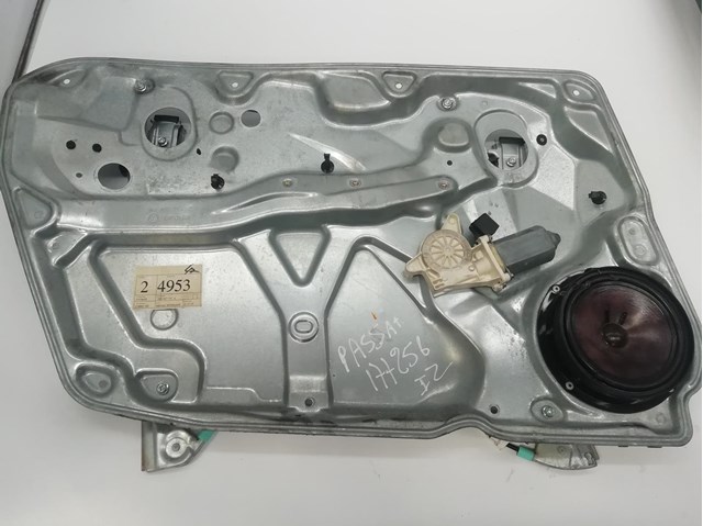 Motor do vidro dianteiro esquerdo para Volkswagen Passat (3B2) (1996-2001) 1.9 TDI AFN 3B1837461