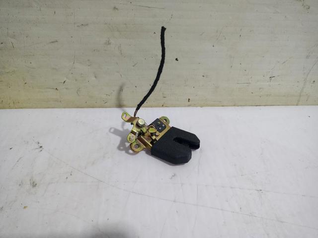 Fecho de tampa de porta-malas (de 3ª/5ª porta traseira) 3B5827505M VAG