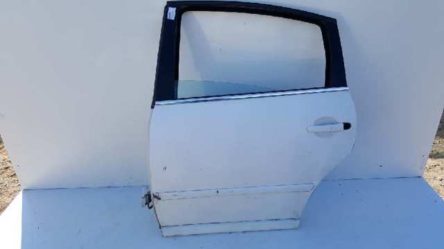 Porta traseira esquerda para Volkswagen Passat Saloon (3B2) 1.6 Basic AHL 3B5833051AB