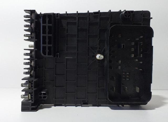 Unidade de dispositivos de segurança Volkswagen Passat 3C2