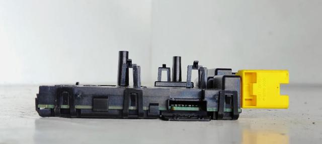 Comutador instalado na coluna da direção, montado Volkswagen Passat 3C2