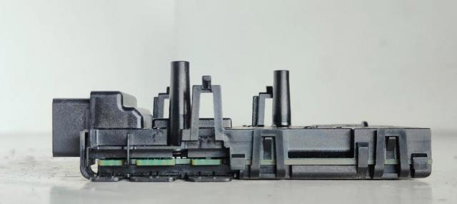 Comutador instalado na coluna da direção, montado Volkswagen Passat 3C2