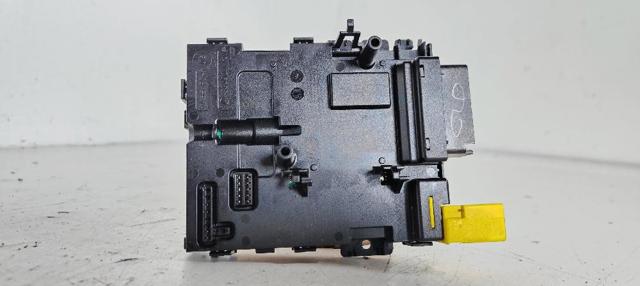 Comutador instalado na coluna da direção, montado Volkswagen Passat 3C2