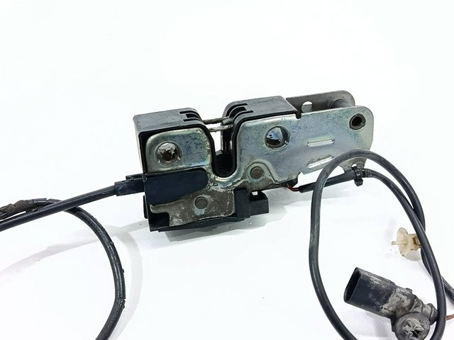 Fecho da capota Volkswagen Passat 3C2