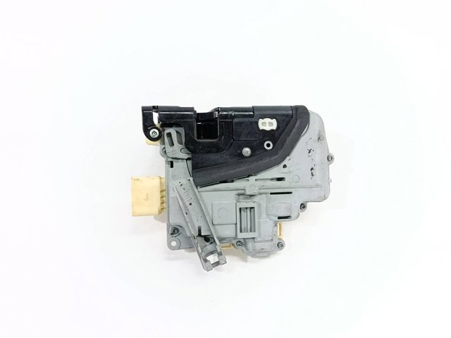 Fecho da porta dianteira esquerda 3C1837015A VAG