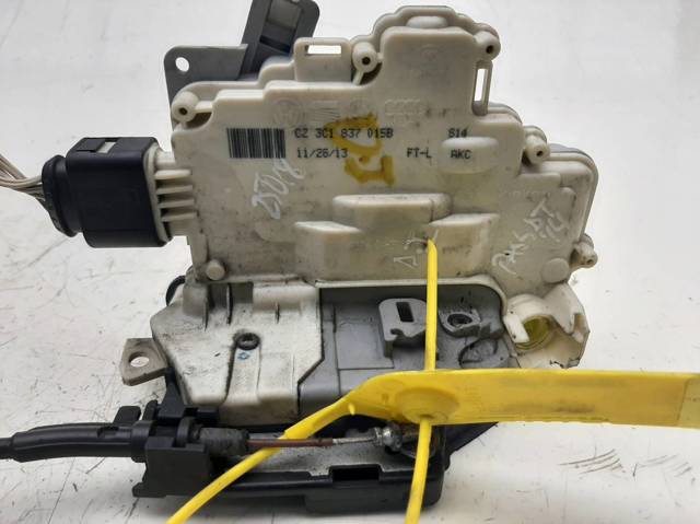 Fecho da porta dianteira esquerda 3C1837015B VAG