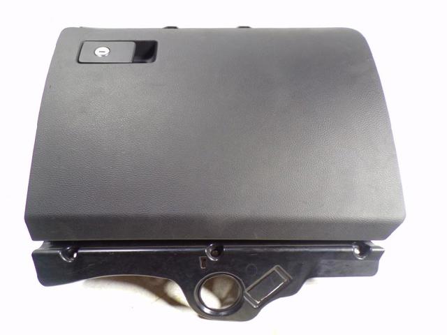 VAG 3C1857101H1QB Крышка перчаточного ящика (бардачка) в наличии Черкассы
