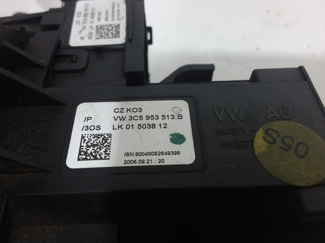 Comutador instalado na coluna da direção, montado Volkswagen Passat 3C2