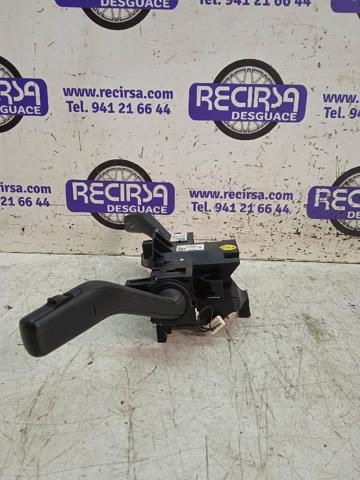 Comutador instalado na coluna da direção, montado Volkswagen Passat 3C2