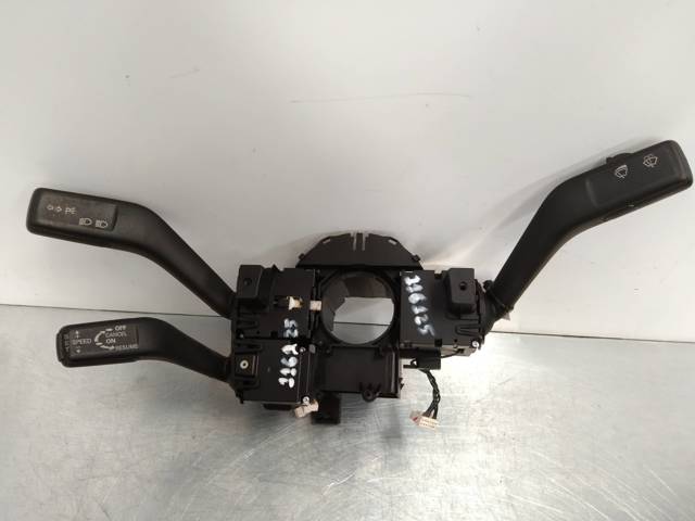 Comutador instalado na coluna da direção, montado Volkswagen Passat 3C2