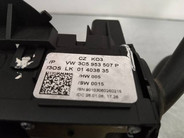 Comutador instalado na coluna da direção, montado Volkswagen Passat 3C2