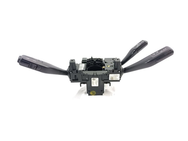 Comutador instalado na coluna da direção, montado Volkswagen Passat 3C2