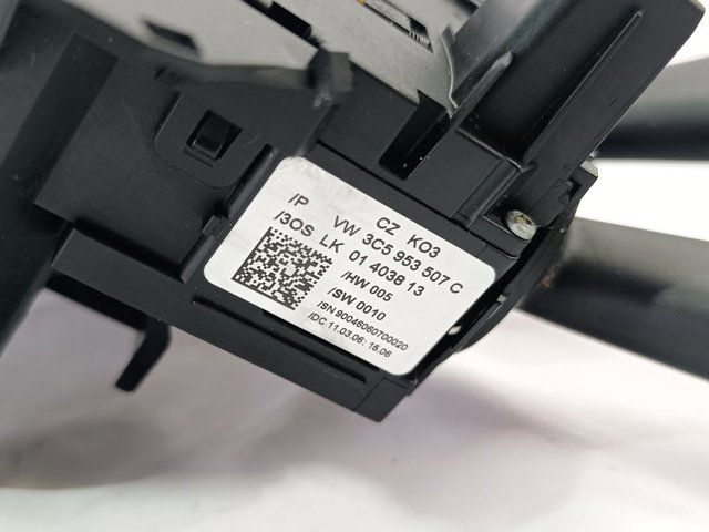 Comutador instalado na coluna da direção, montado Volkswagen Passat 3C2
