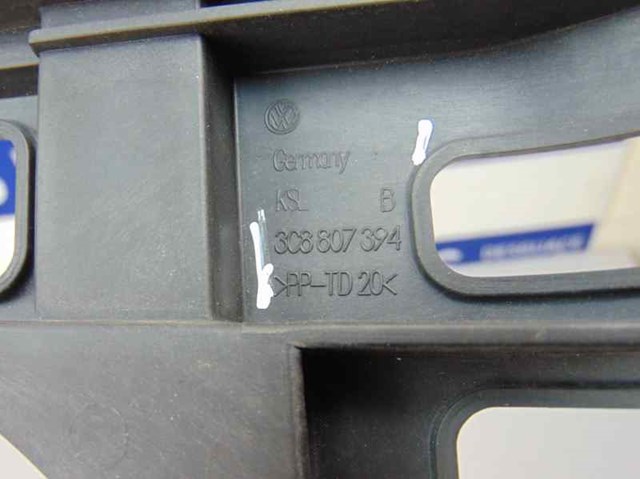 VAG 3C8807394B Направляющая заднего бампера правая в наличии Павлоград