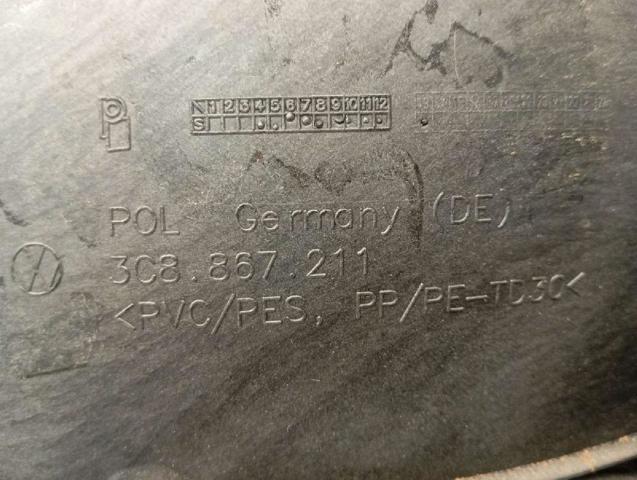 3C8867211 Обшивка (облицовка) внутренняя двери задней правой купить Запорожье