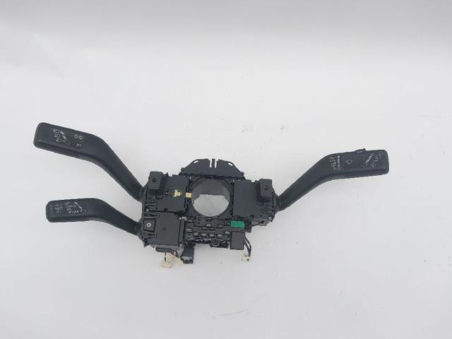 Comutador instalado na coluna da direção, montado Volkswagen Passat 3C2