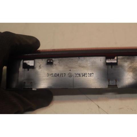 Sinal de parada traseiro adicional Volkswagen Touran 3 5T1