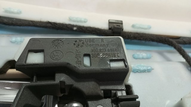 VAG 3D0837618D в наличии Черкассы