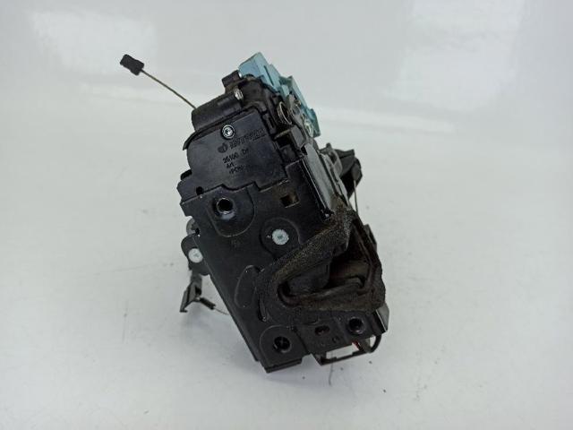 Fecho da porta dianteira esquerda Volkswagen Golf 521