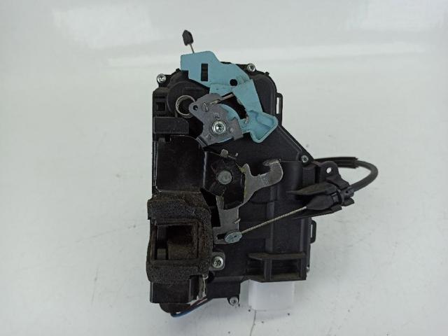 Fecho da porta dianteira esquerda Volkswagen Golf 521