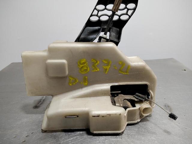 Fecho da porta dianteira esquerda Volkswagen Golf 521