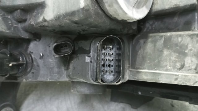 VAG 3D1941018P Правая фара в наличии Киев