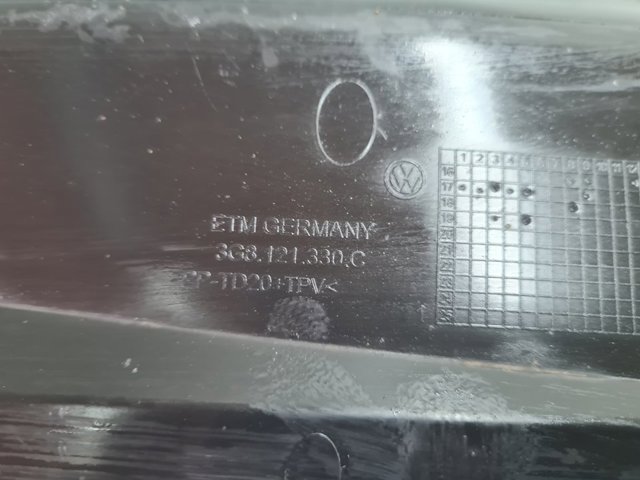 3G8121330C VAG Воздуховод (дефлектор) радиатора верхний купить в Одесса