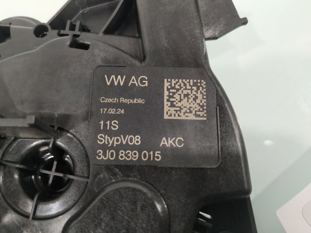 VAG 3J0839015 Замок двери задней левой в наличии Ирпень