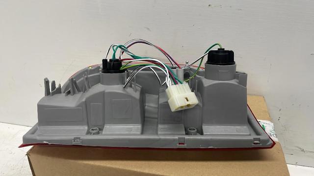 3M3513B504BD FORD Фонарь задний левый купить в Ужгород