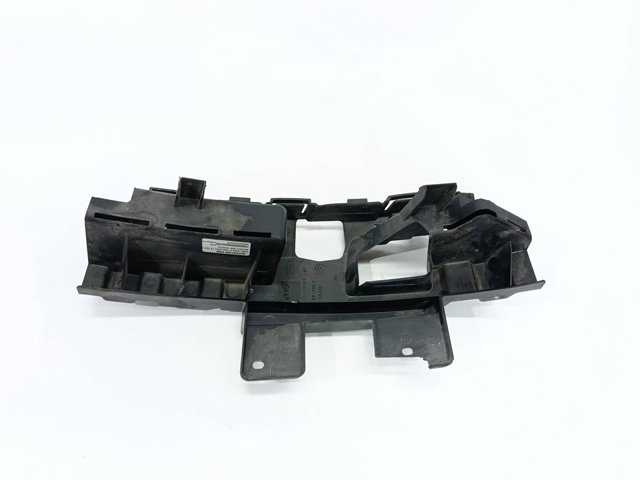 FORD 3M5117E856AF Кронштейн бампера переднего правый в наличии Тернополь