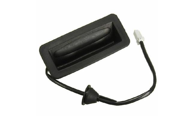 FORD 3M5119B514AC Кнопка привода замка крышки багажника (двери 3/5-й (ляды) в наличии Каменское