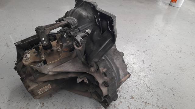 Caixa de Mudança montada (caixa mecânica de velocidades) 3M5R7002YF FORD