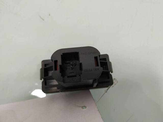 Botão de ativação do sinal de emergência Ford C-Max DM2