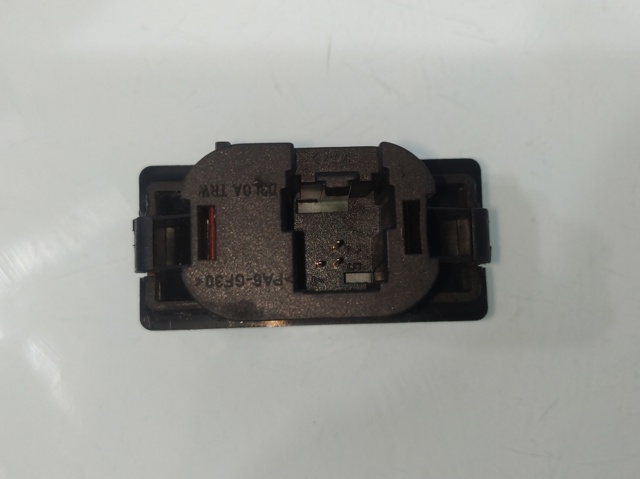 Botão de ativação do sinal de emergência Ford C-Max DM2