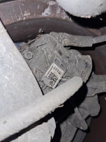 VAG 3Q0615424X Суппорт задний правый в наличии Запорожье