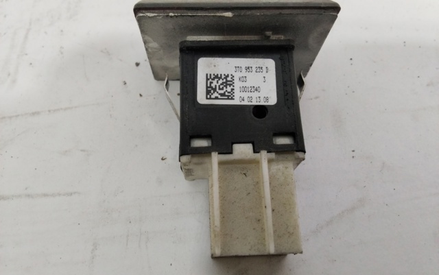 3T0953235D VAG купить в Ужгород