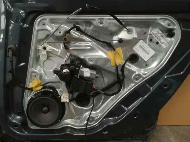 VAG 3U0959812 Мотор стеклоподъемника двери задней правой в наличии Николаев