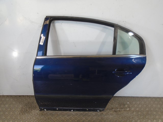 Porta traseira esquerda 3U5833051B VAG/Skoda