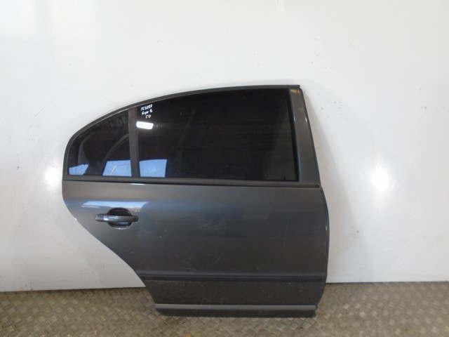 Porta traseira direita 3U5833052B VAG/Skoda