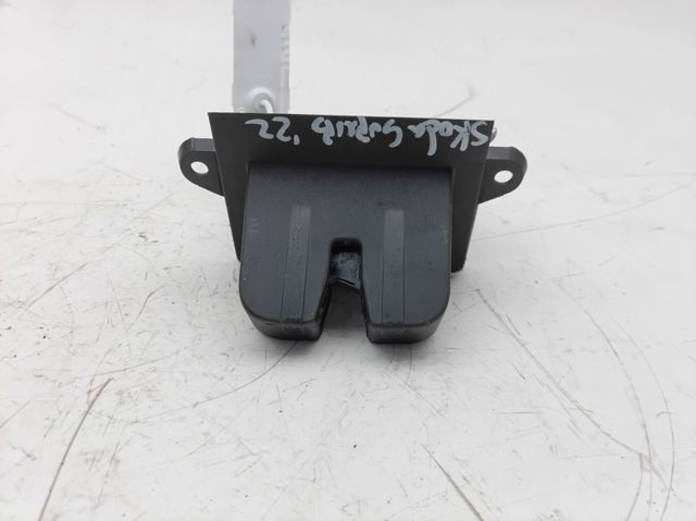 3V0827505C Замок крышки багажника (двери 3/5-й задней) купить Житомир