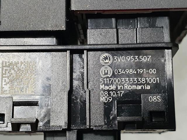 3V0953507 Кнопка включения аварийного сигнала купить Ирпень