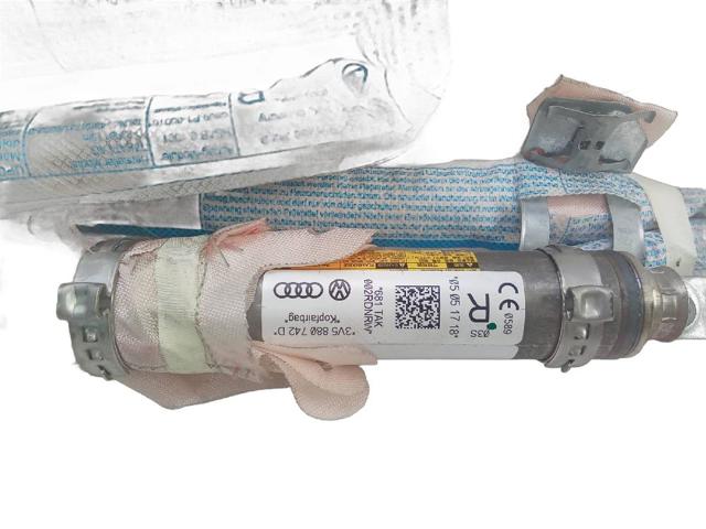 3V5880742D VAG Шторка боковая, правая купить в Ирпень