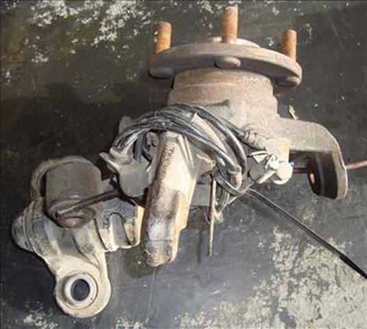 40010AU000 NISSAN Цапфа (поворотный кулак) передний правый купить в Харьков