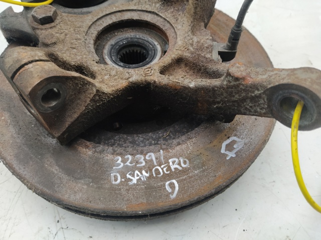 RENAULT 400143444R Цапфа передняя правая в наличии Ужгород