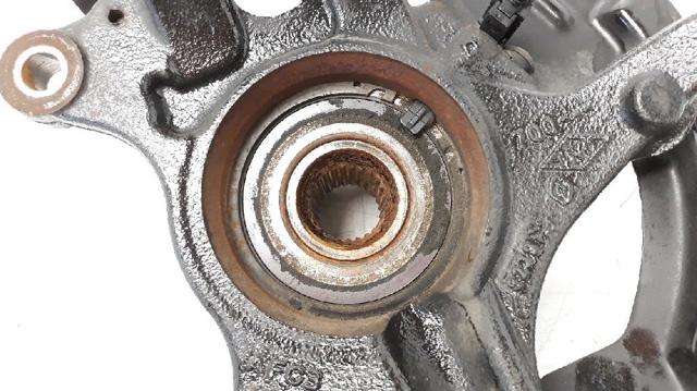 400146171R RENAULT Цапфа (поворотный кулак) передний правый купить в Ирпень
