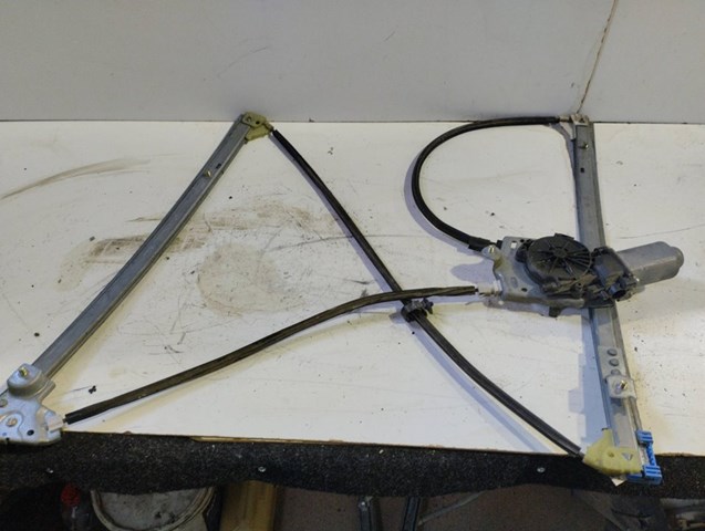 Mecanismo de acionamento de vidro da porta dianteira direita 400569 RENAULT